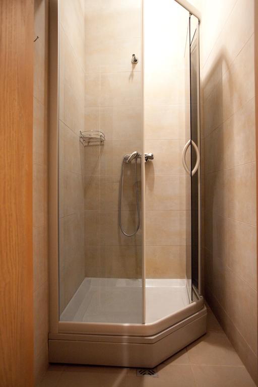 Sajutu Parka Hostelis Валмиера Стая снимка