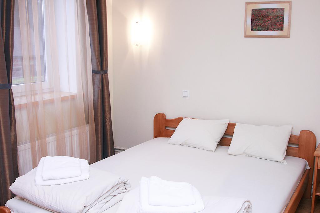 Sajutu Parka Hostelis Валмиера Стая снимка